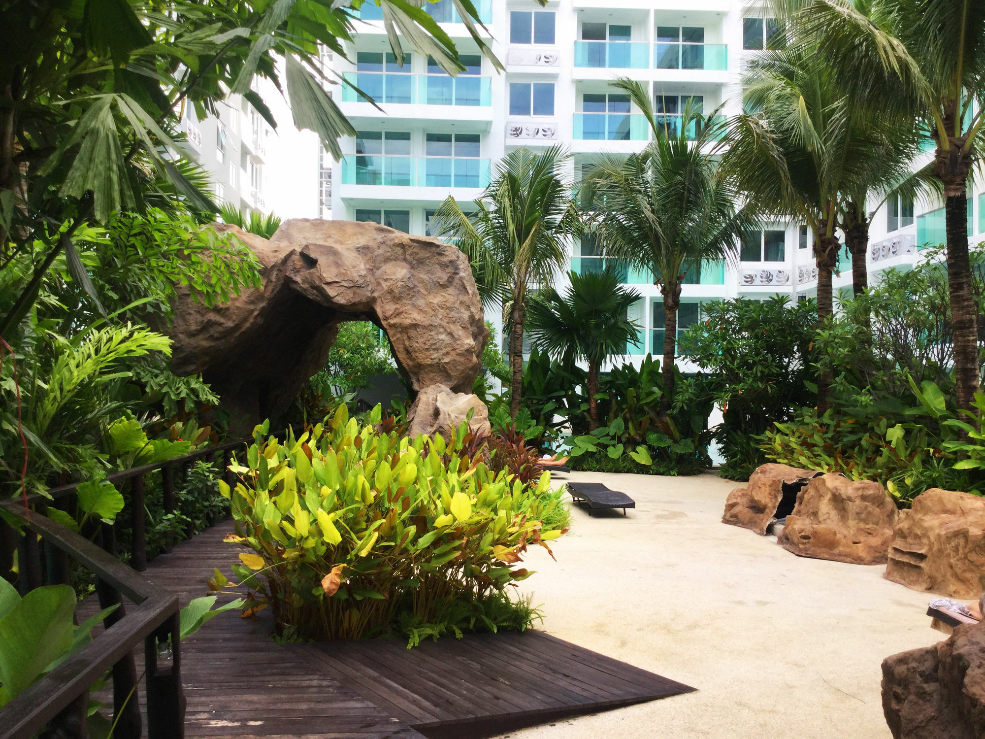 Amazon Residence By Pattaya Sunny Rentals Jomtien Beach Extérieur photo