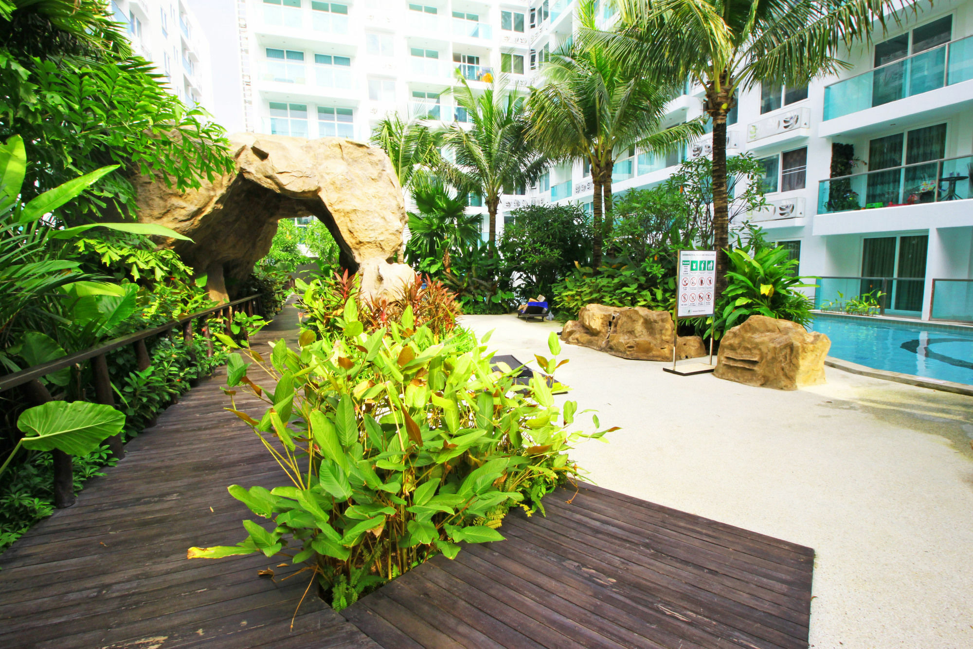 Amazon Residence By Pattaya Sunny Rentals Jomtien Beach Extérieur photo